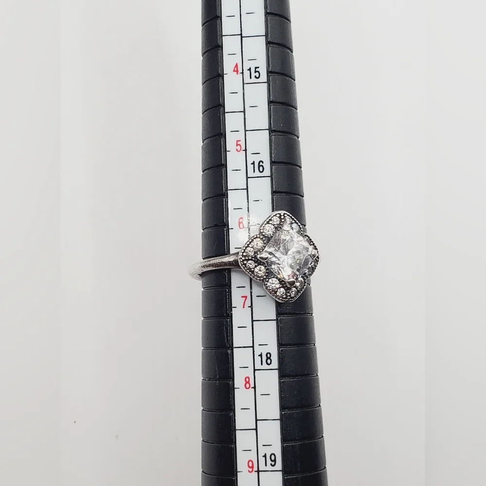 White Diamond Simulants 925 Sterling Silver Halo Milgrain Ring